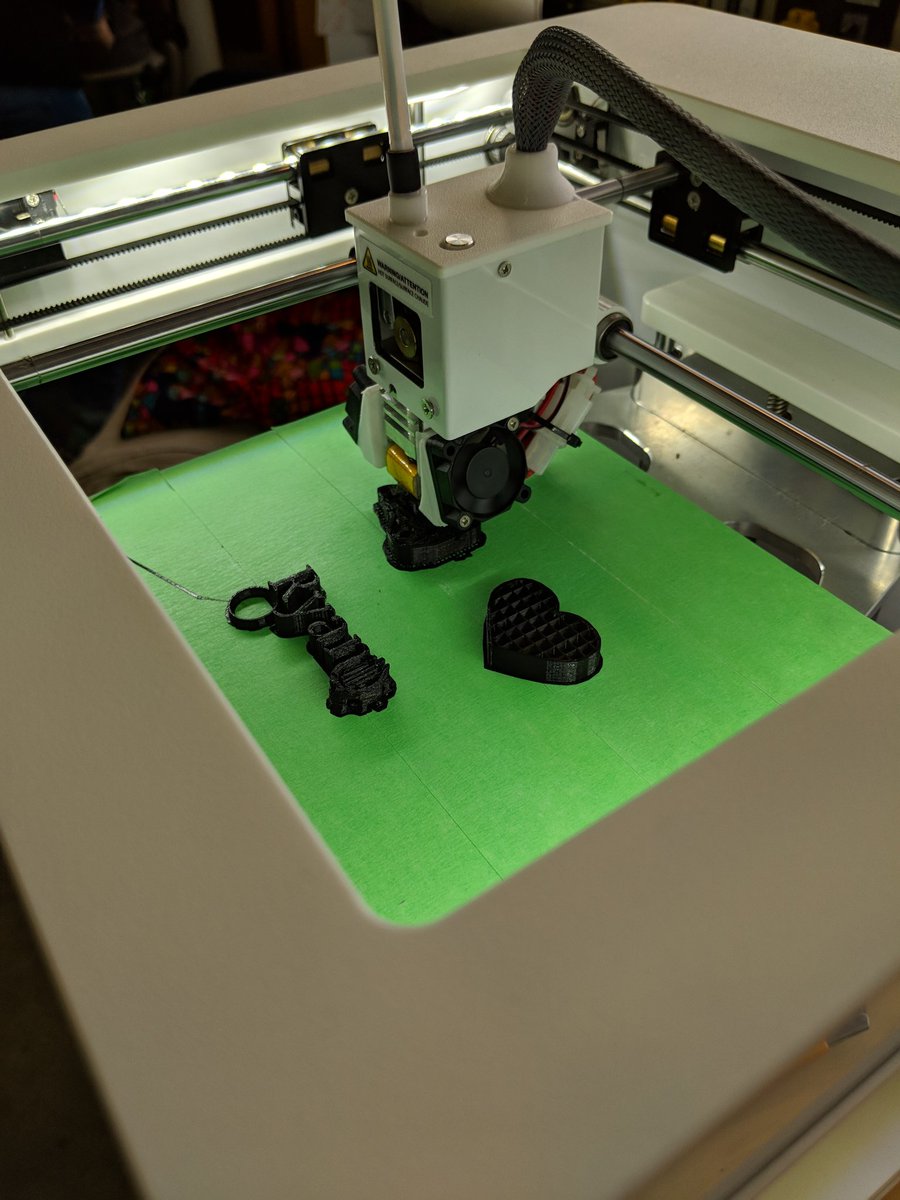 noelle_pepin's tweet photo. 3D printing at #makerexperiencesd57 @tworiversart @pg_library @scienceworldca @ita_youth @ita_bc @DLCsd57 @M_Berra57 @CareerEdSD57 #sd57 https://t.co/EeLfyRmpp6