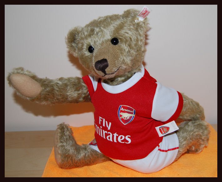 OllyTed's tweet image. if yur warmd up nisely yew mite bee able too do th splits? ow ow ow ow... i can do it... ow ow ow. #keepits