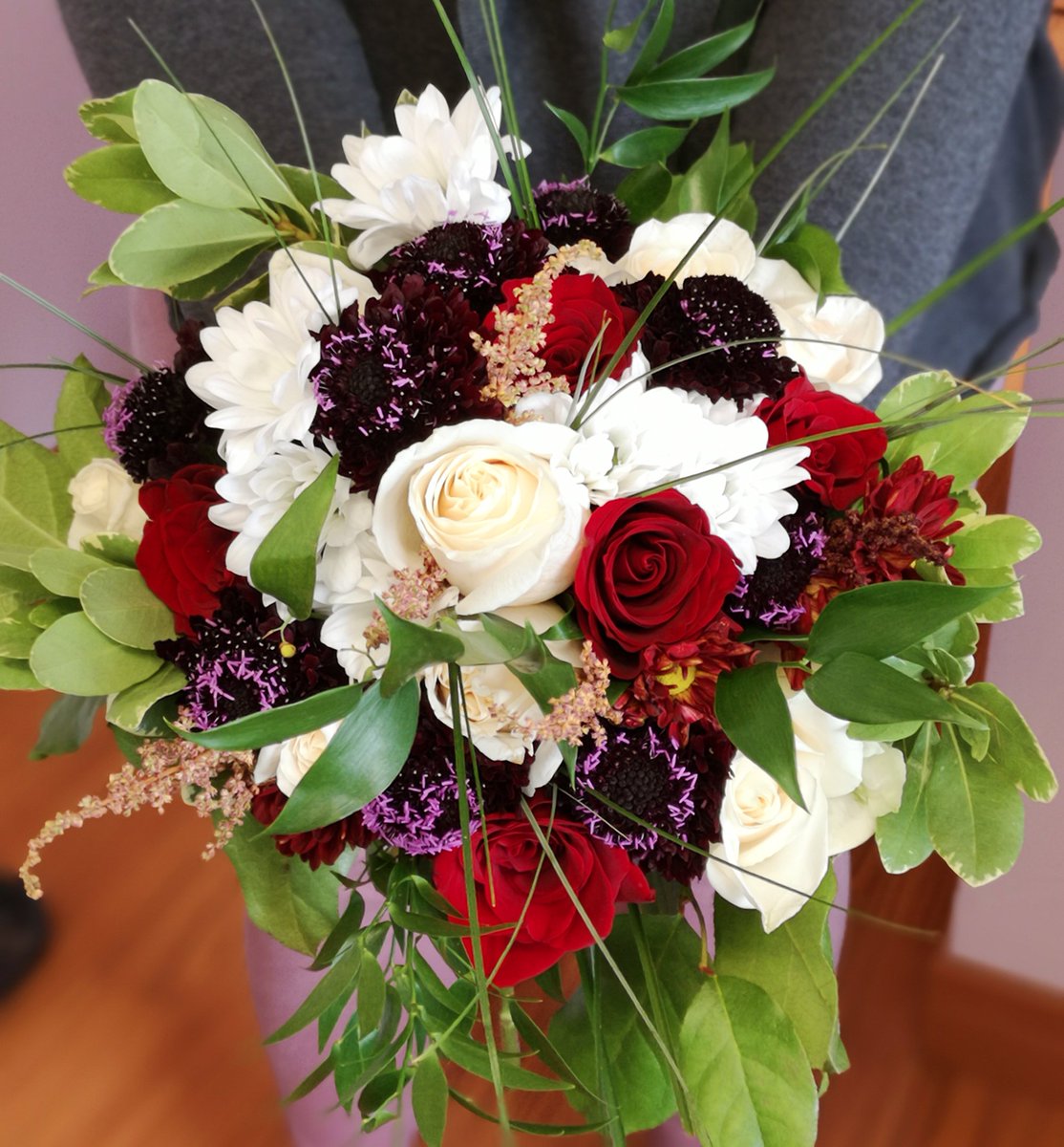 😍 s w o o n 😍 We can hardly handle this breathtaking custom bridal bouquet! #wedding #bridal #florist #Australia #Melbourne #Sydney #Brisbane