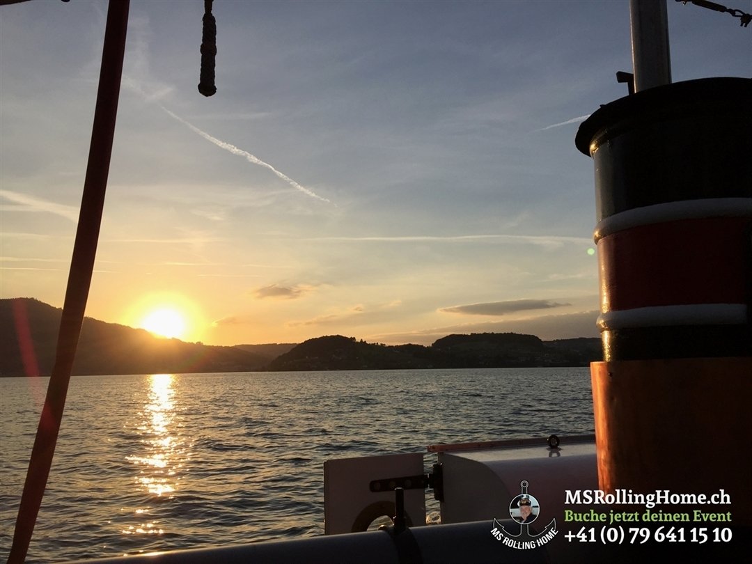 MSRollingHome's tweet photo. Partyabend Ausfahrt mit der https://t.co/PS71p3hnMy auf dem #Vierwaldstättersee bei #Merlischachen
Buche jetzt dein Event auf der MS Rolling Home zb für Deinen #Geburtstag #Verlobungsantrag #Junggesellenabschied https://t.co/2Au0NXQ26I