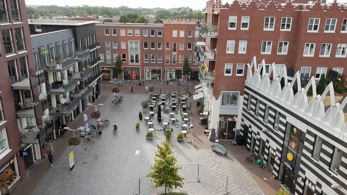 peterdejoode's tweet photo. #Gouweplein 30 #Waddinxveen in de verkoop. Het mooiste appartement met aan 3 zijden zicht over de omgeving. Oppervlakte circa 110m2 met heerlijk balkon op het westen en parkeerplaats. Kijk zaterdag op https://t.co/VD8AiOdC4L of op https://t.co/nv3bx9HDJW. Vraagprijs 395.000,- KK. https://t.co/etMjLrq61r
