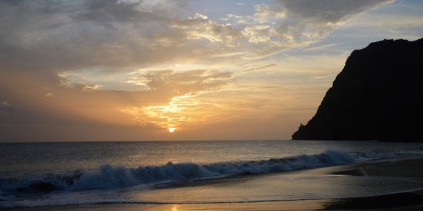 Au Cap-Vert, 100% d' #energies #renouvelables à l'horizon 2025  ? buff.ly/2DnNg3o #capvert #Afrique