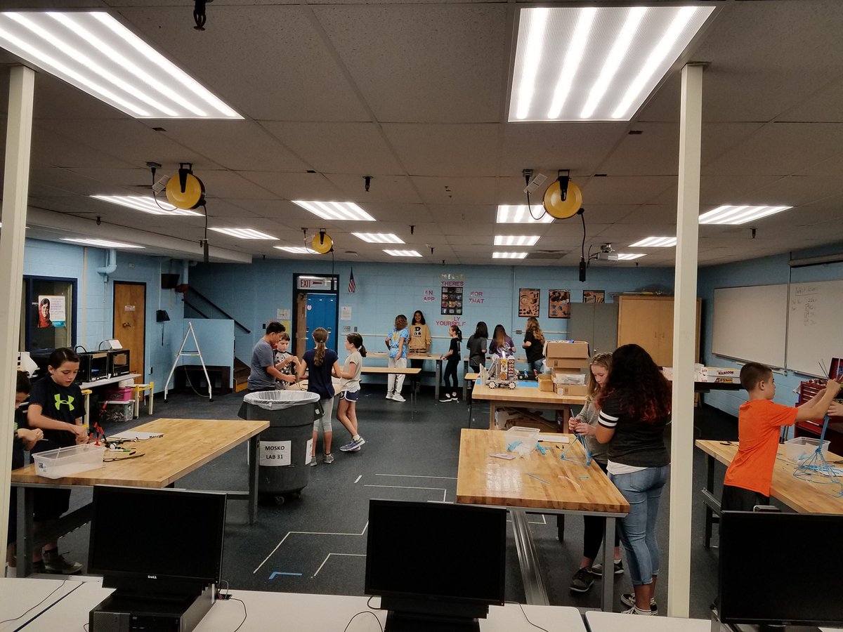 STEM_ROX's tweet image. No internet, no problem! Students building Legos, using @littleBits , and building towers since we weren&apos;t able to do our internet assisted lesson today. #LearnByDoing #NoTechNoProblem