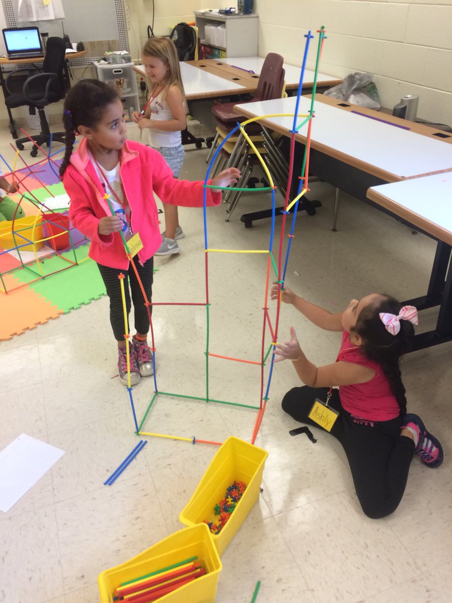 Rodgers_Edu's tweet image. “If I Built A House” @mrchrisvandusen mine would look nothing close to these amazing kindergartner’s designs! @sharkhappenings #asesbettertogether #sharkSTEAM