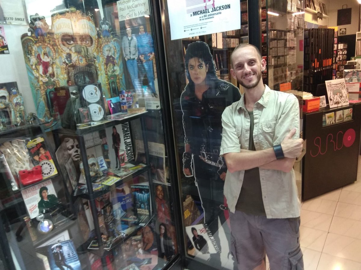 Aquest any <a href="/michaeljackson/">Michael Jackson</a> n’hauria fet 60🎂!

I just fa 30 anys del seu primer concert a Catalunya.

Els fans del Rei del Pop munten un gran homenatge des de @SURCOBarcelona fins i tot amb versions sorprenents dels seus hits fetes per músics d’aquí:

▶️ play.cadenaser.com/audio/ser_cata…