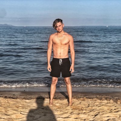 jamesgroves1995's tweet photo. #NewProfilePic https://t.co/nhMyaQAWnh