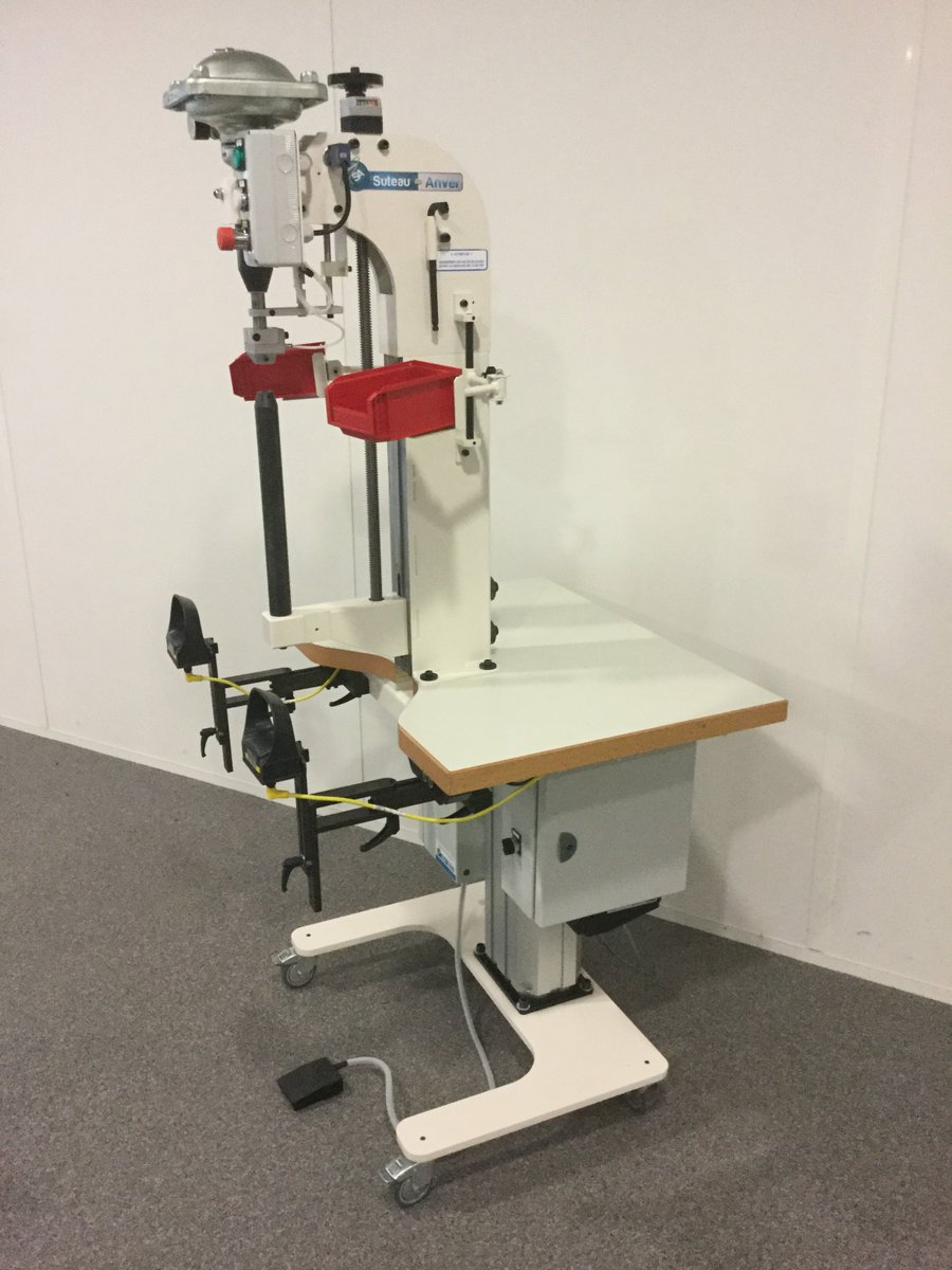 SuteauAnver's tweet photo. Ready for shipment and delivery to our customer this compact machine PMC with suitable snail fitted with accessory pose for leather bag background. Feel free to contact our technical sales representative Olivier Coutant Suteau-Anver https://t.co/lEvHdnf2Uz