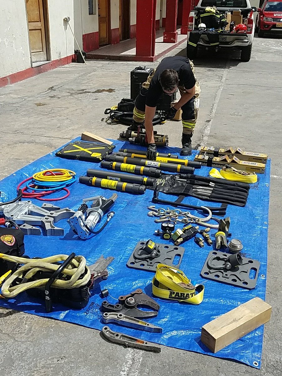 Listos para hacer la demostración!  #teambelech #bomberos #amkus #powerhawl #paratech #FelizJueves