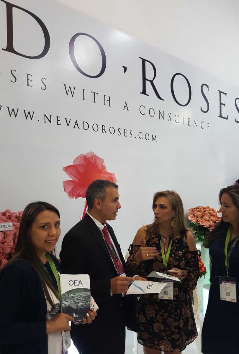 mariofcardenasp's tweet photo. @SENAE_Aduana se hace presente en el evento más importante de exposición de las mejores flores del mundo, haciendo conocer al sector exportador el nuevo producto para certificación global como Operador Económico Autorizado
#Expoflor #FlorPremiumEC https://t.co/Ft0FWHI1e2