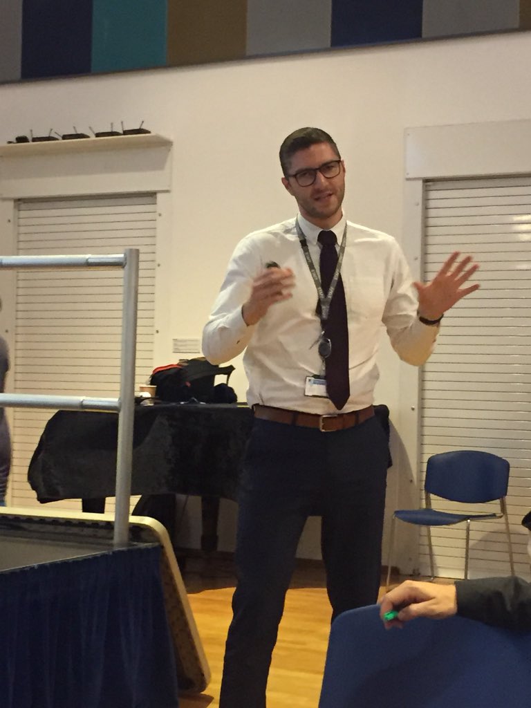 MrGCompSci's tweet photo. Learning all about clicking as a feedback tool. Interesting ideas for engagement from @HHSScientists  teacher Mr Traynor #TMHHS18 https://t.co/lyGqCuA51J