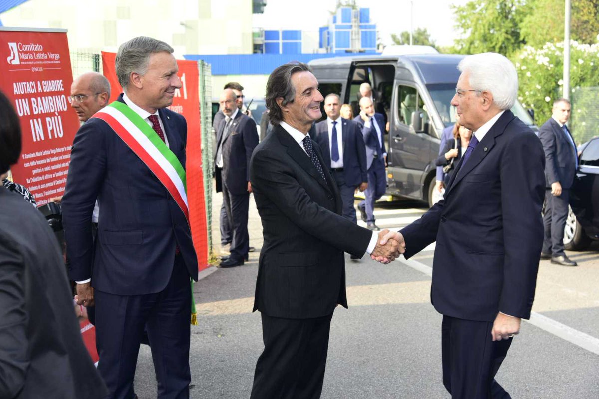 FontanaPres's tweet photo. Con il #presidentedellaRepubblica @Quirinale in visita al #CentroMariaLetiziaVerga di Monza @ComitatoVerga: 2000 #bambini #salvati da #malattie #emato-oncologiche.
#Eccellenzasanitarialombarda https://t.co/gv9urYmFkg