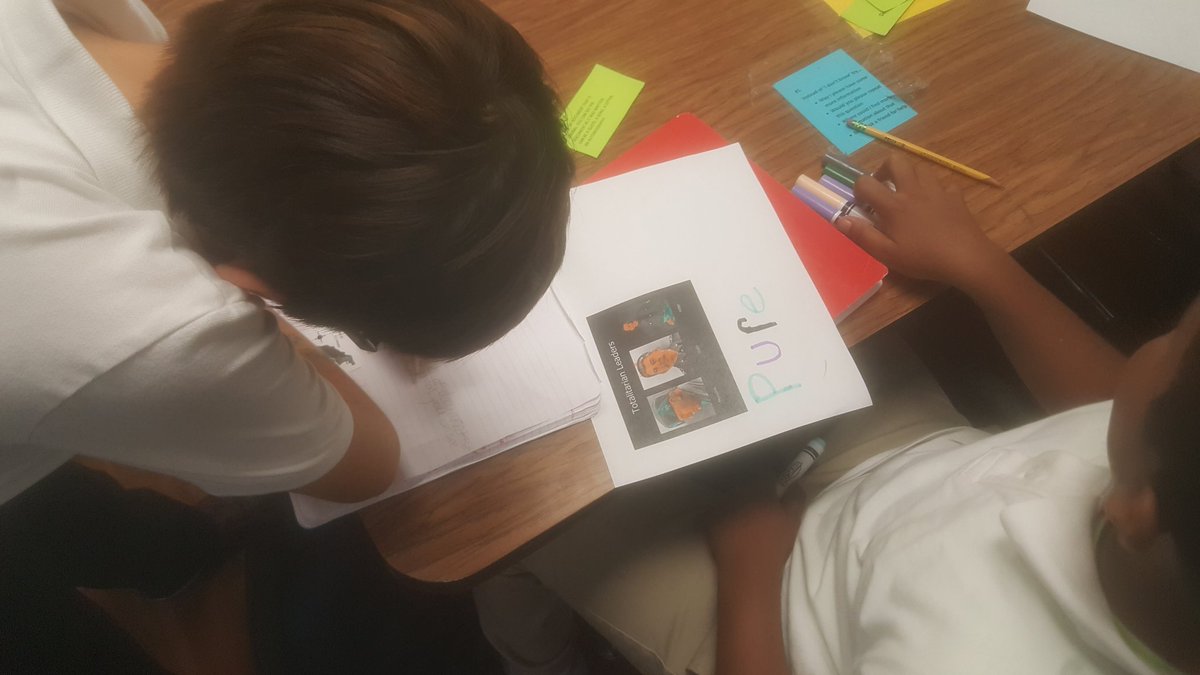 Teachsumhistory's tweet photo. Word walls on limited and unlimited government. @DunnRandi @TylerisdBil_ESL @hoggtylerisd @tylerisdlearn https://t.co/EDA1vLhf9M