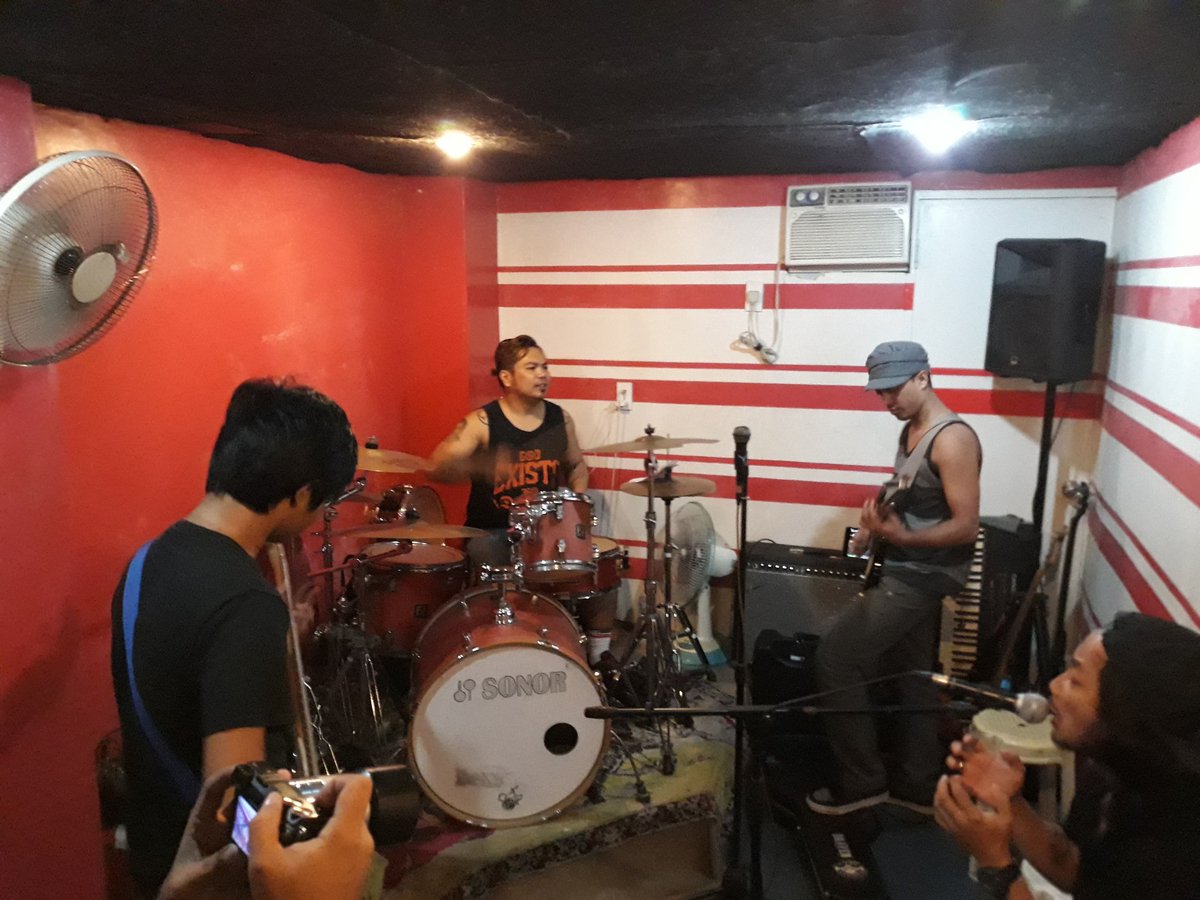 dietofwormzph's tweet photo. rehearsals #dietofwormz #ivorymusic #sevensealentertainment #opmetal #electroindustrial https://t.co/SbascKhgVK