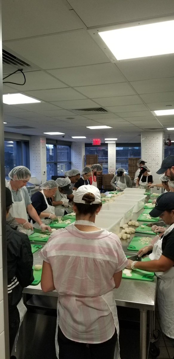 BravoBuildsNYC's tweet photo. The #BravoBuilders team had a great time volunteering @GodsLoveNYC! We helped make and pack food and had a chance to learn about this great organization. https://t.co/OiZYye16Xx