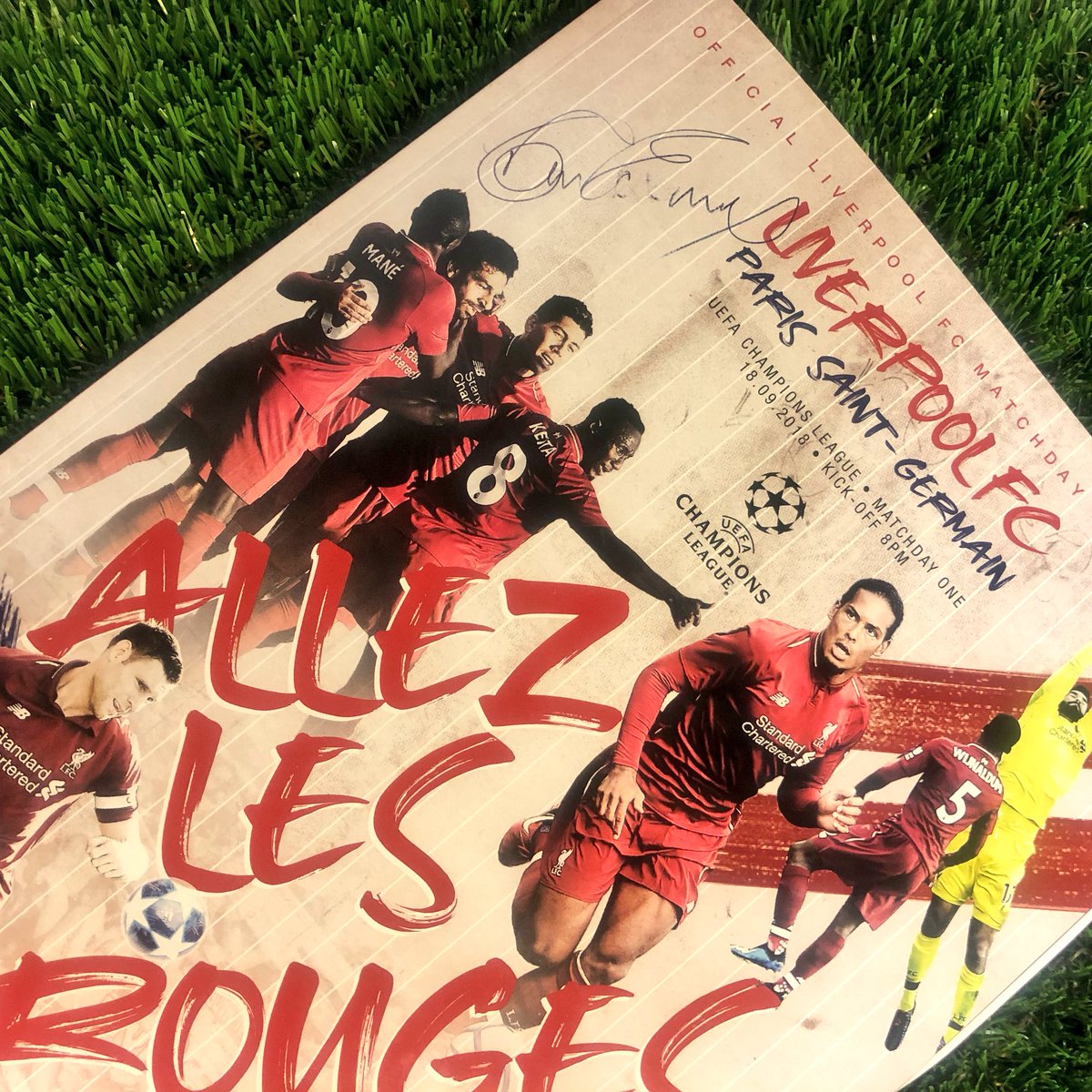 LFCRetail's tweet photo. Fancy winning a copy of Tuesday’s matchday programme signed by club legend Roy Evans? Simply RT &amp; Follow to enter. Winner announced 5pm 21/09/18 https://t.co/KZkSRV7gNi