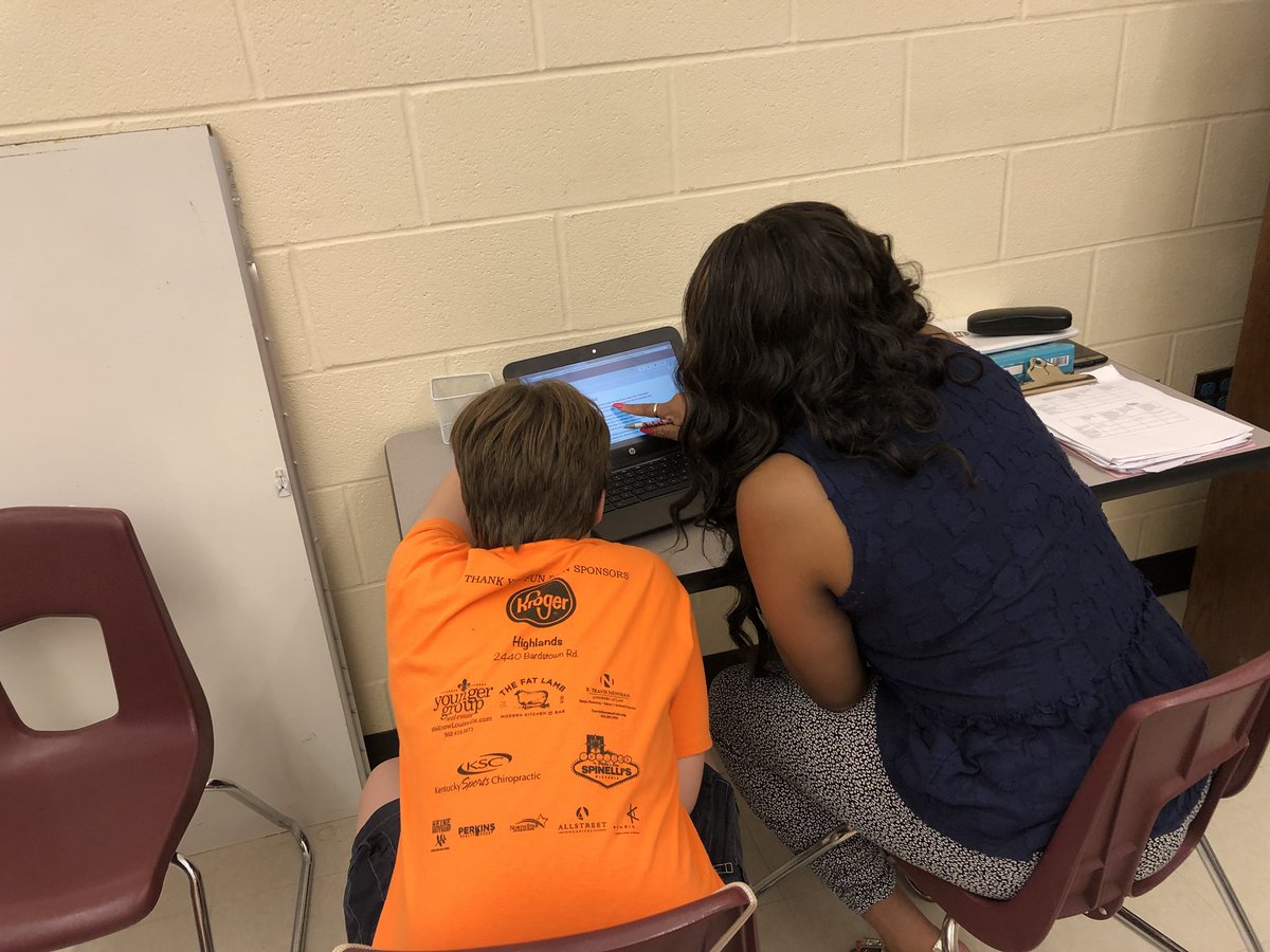 @BloomBulldogs #SuoerCitizens reading about the American Revolution in @ReadWorks while creating questions for Socratic Seminar! @kimberleeburns @BLOOM_AP_ #preparedandresilientlearners #JCPSBackpack
