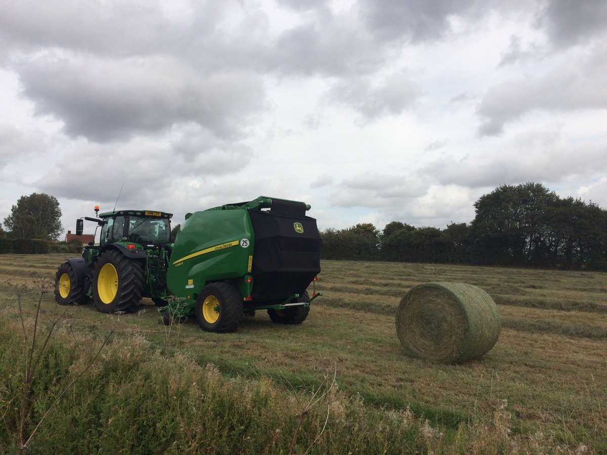 BenBurgessAg's tweet photo. We've been out on demo with the John Deere V461R Round Baler! If you'd like information on the John Deere range of balers or to book a demonstration, please contact your local sales representative! #domoreguaranteed #JohnDeere https://t.co/GKxm5eh6ht