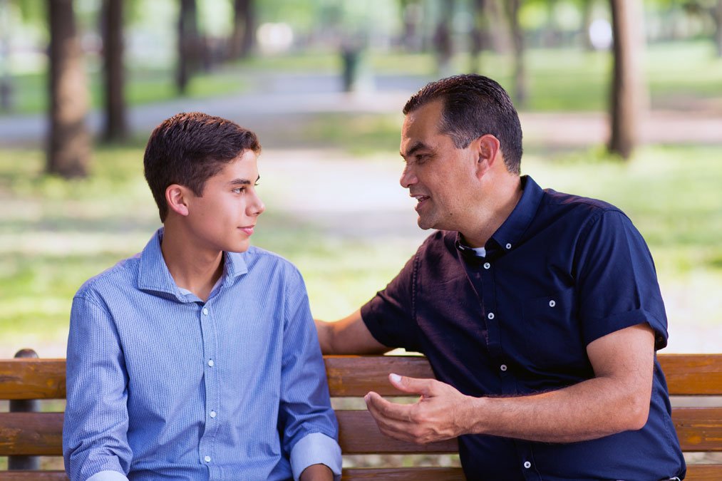 NIH_Innovates's tweet photo. Mental illnesses can be treated. If you are a child or teen, talk to your parents, school counselor or health care provider. If you’re a parent, read about tips for starting a conversation with your child or teen about mental health: https://t.co/fNE5SQ4Jdv https://t.co/wT7euJewsN