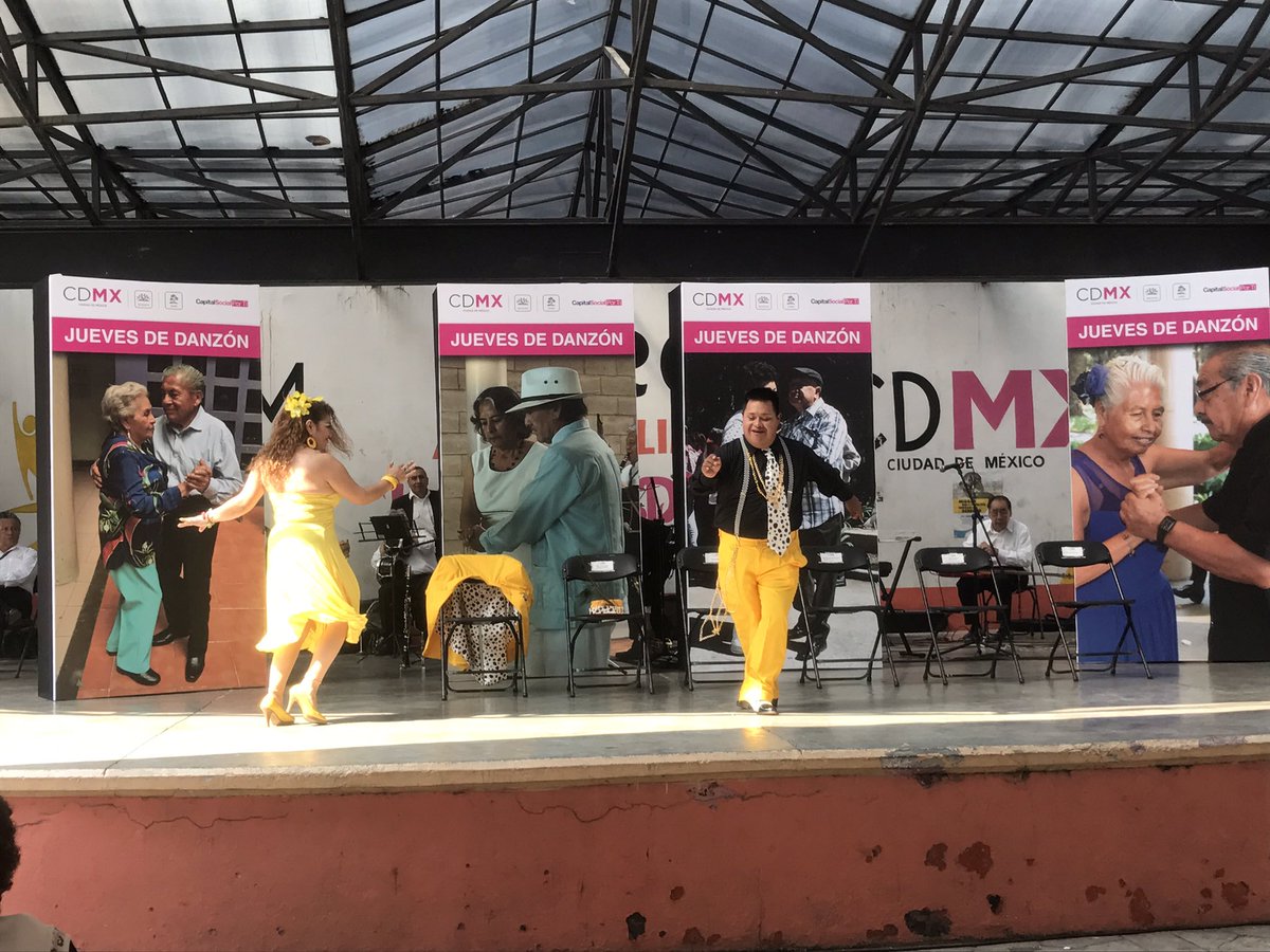 IAAM_CDMX's tweet photo. Ya estamos en la "Plaza Cívica”, de la colonia Pradera para el #JuevesDeDanzón y registros al Sistema de Alerta Social #SASCDMX https://t.co/AwXHsmAxEO
