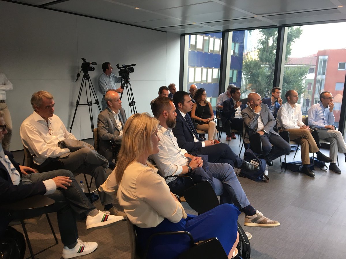 channelcity's tweet photo. #VMServiceProvider #DistrICT Si entra nel vivo della discussione. Temi critici su cui confrontarsi. #GDPR e #Cloud alcuni focus https://t.co/vpwqNgLRnf