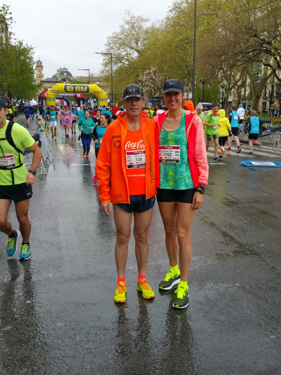 JackieMartin74's tweet photo. @YoEntrenoSolo @SauconySpain @RickyRun_ @TamaraSanfabio @LUISFELIZtri @JonSalvadorVill @DrinkingRunners @rotceh9 @palabraderunner @ali1012_ @begoberistain Yo con mi chico, menudos entrenos!!! Y aprovechamos rodando para ponernos al día!!! Mejor acompañada #kinvara #RunyourWord https://t.co/CPN5TqSmJB