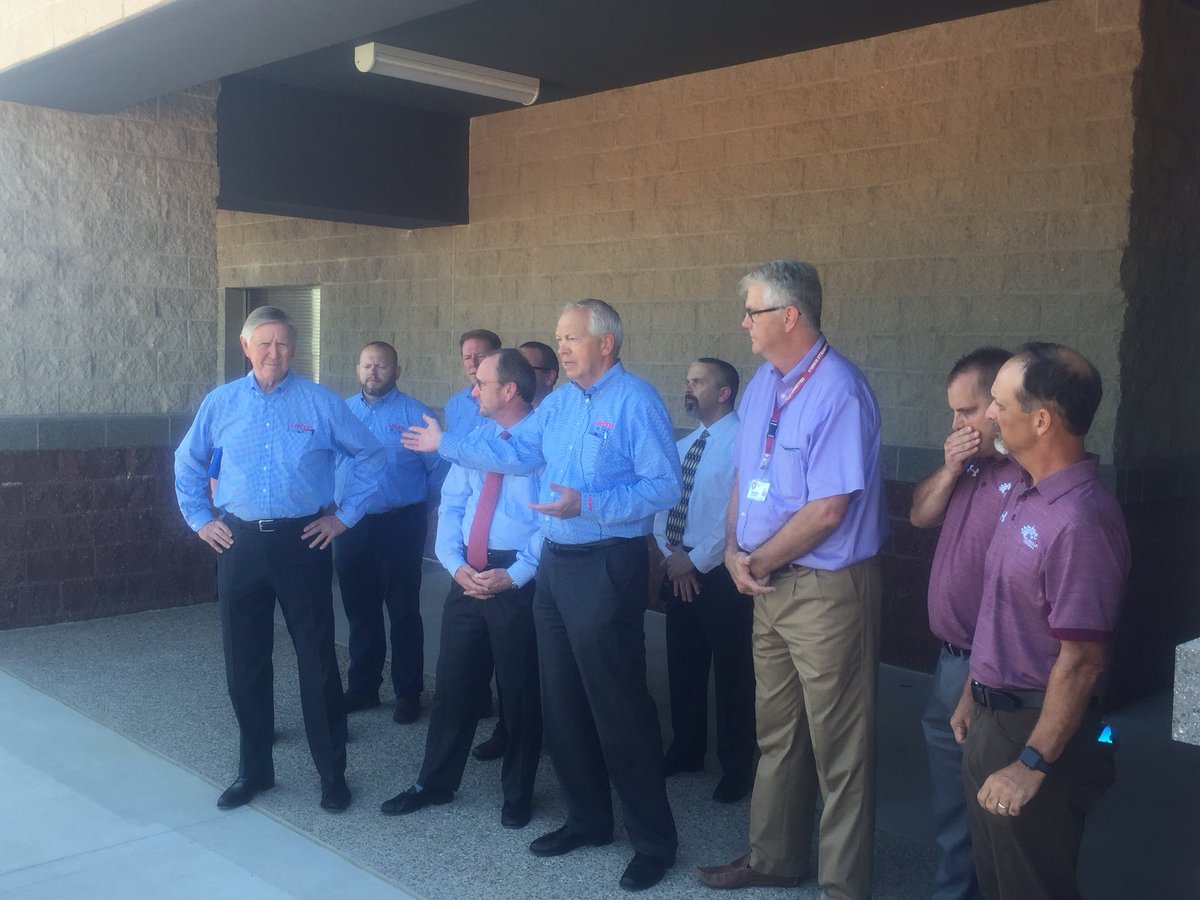 cville_schools's tweet image. Collierville Schools thanks Landers Auto Group for their invaluable contributions to our high school sportsplex!!! @cville_schools @GoDragonsGo_ @LandersFordMphs