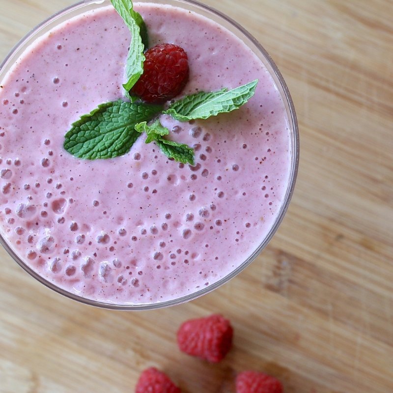 ZipnStore's tweet photo. Put your #ZipnStore in the freezer and portion out your frozen fruit into the perfect #thirstyThursday smoothie meal pack! #ZippyMealTip https://t.co/YwQ4AclPot