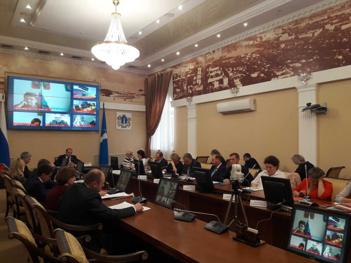 Сегодня на заседании Межведомственной комиссии по увеличению налоговых поступлений в консолидированный бюджет обсудили динамику поступления доходов в областной и муниципальные бюджеты за 8 месяцев 2018 года, и мы видим серьезный потенциал в работе с малым бизнесом на местах.
