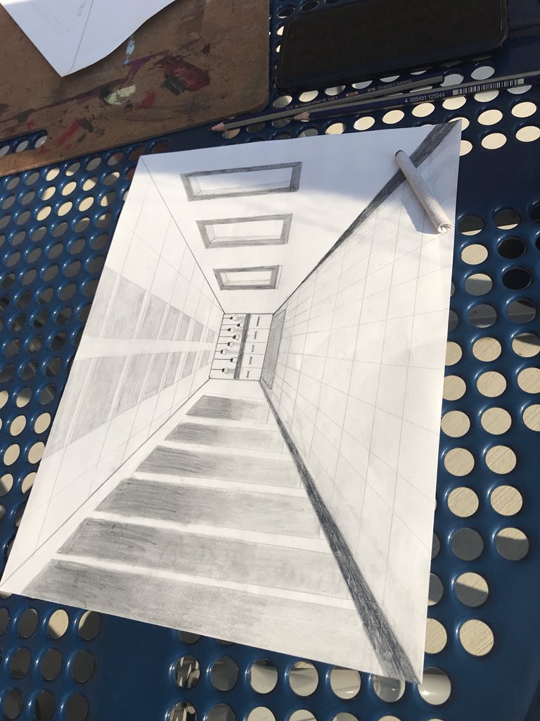 Andschauff's tweet photo. Art 1 students are so talented! Working one last day in the beauty of our courtyard! #WCCreates #WCConnects https://t.co/FTZ8trvHwe
