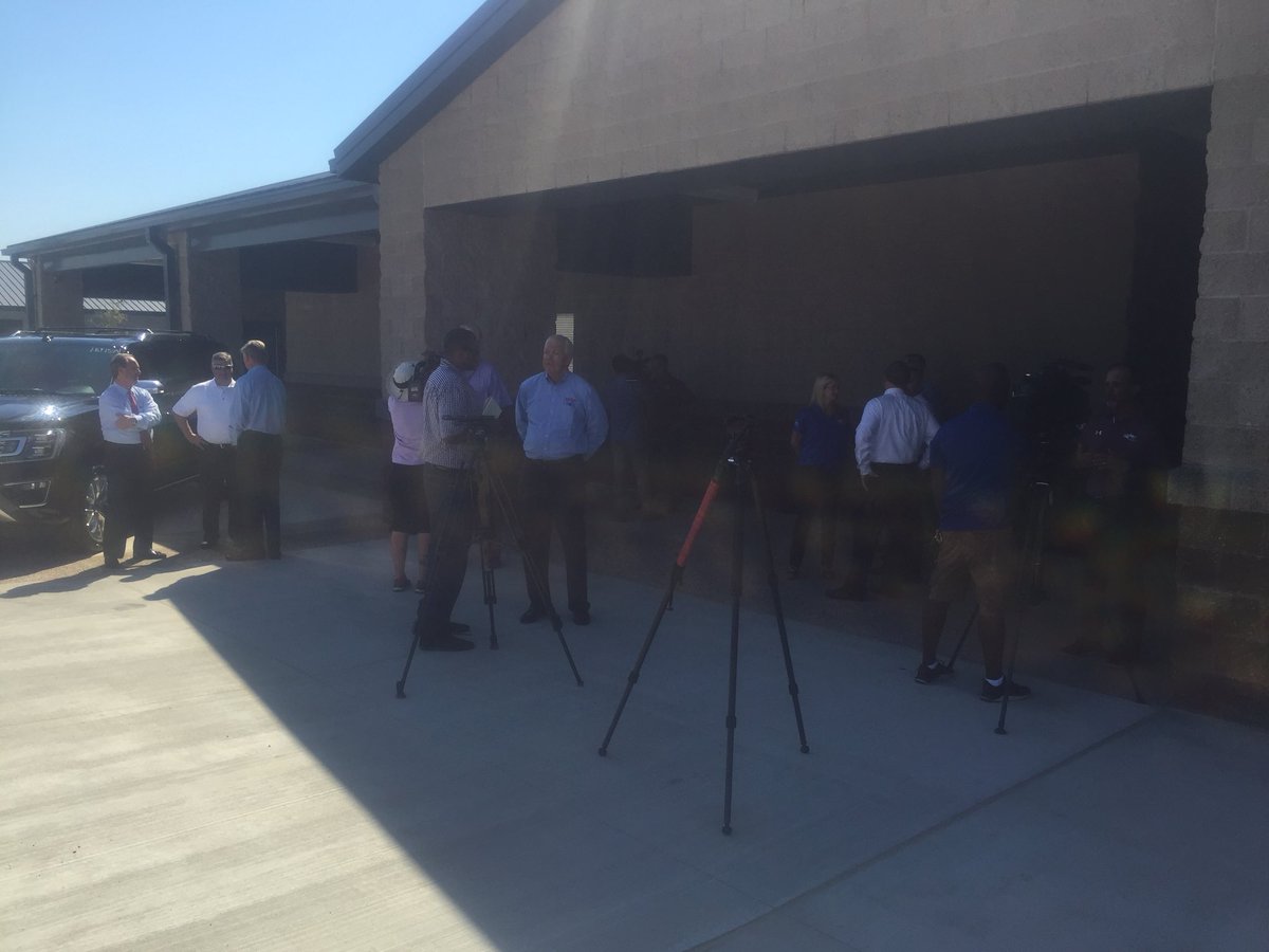 cville_schools's tweet image. Our media partners received a “sneak peek” this morning of the Dragon Stadium at Landers SportsPlex—including the Jumbo Tron!  Join us tomorrow night for Homecoming at 7:00 pm.