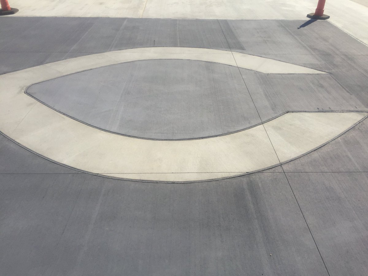 cville_schools's tweet image. Our media partners received a “sneak peek” this morning of the Dragon Stadium at Landers SportsPlex—including the Jumbo Tron!  Join us tomorrow night for Homecoming at 7:00 pm.