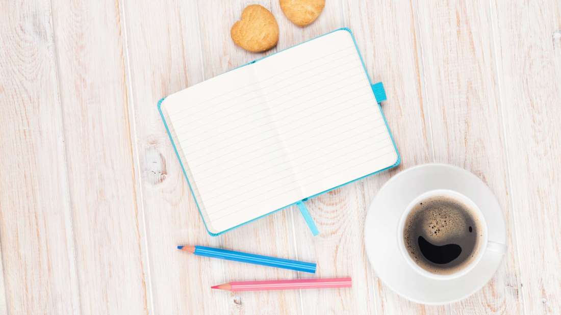 mental_floss's tweet photo. 7 Brilliant Reasons to Carry a Notebook With You — https://t.co/lvbpCvArD0 // Presented by @HowLifeUnfolds #sponsored https://t.co/Ty1r4BqOpM