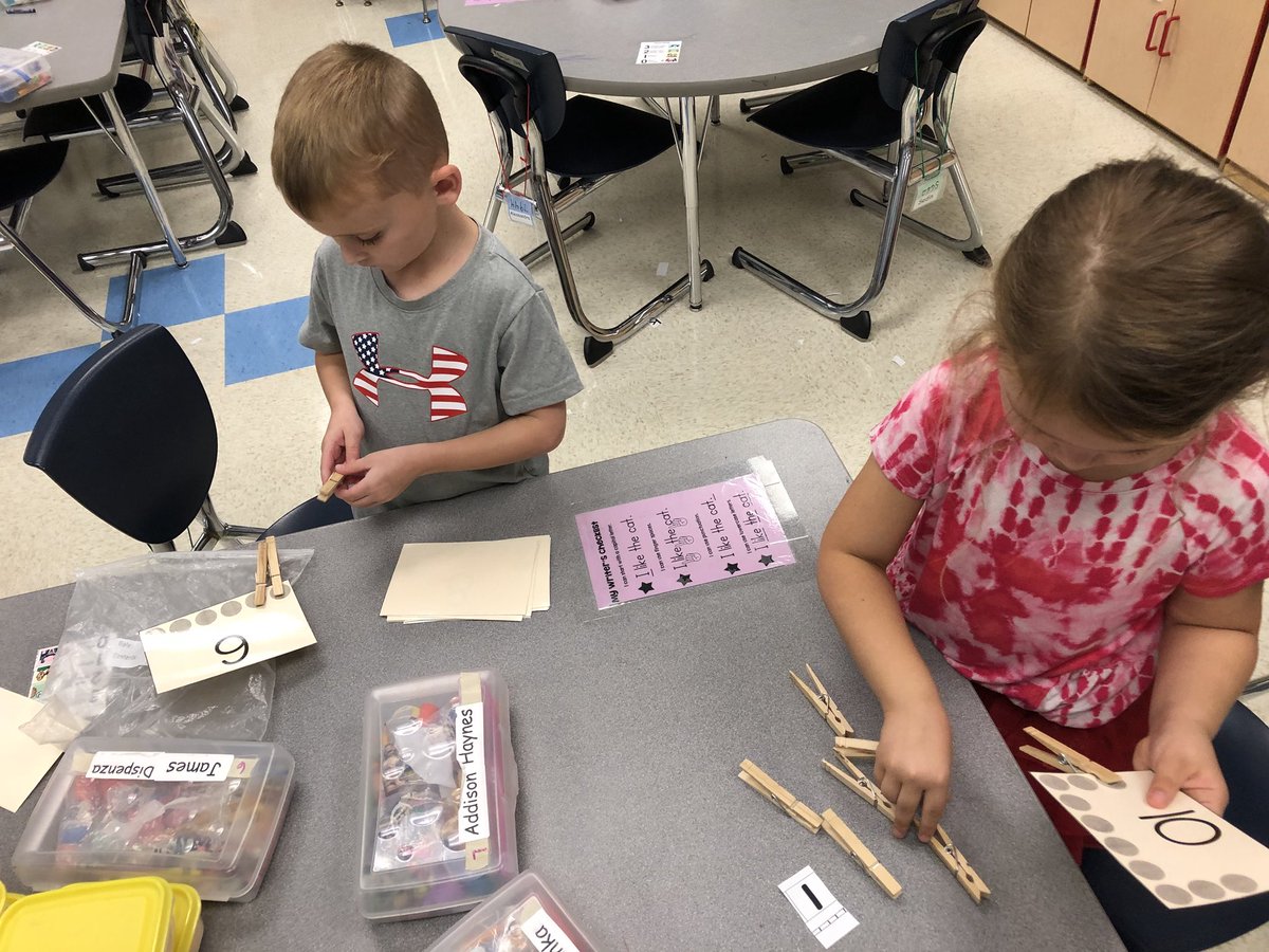 JRobinsonKinder's tweet image. #MathWithSomeone #Daily5 #WeTakeTurns #WeWorkTogether #KindergartenMath