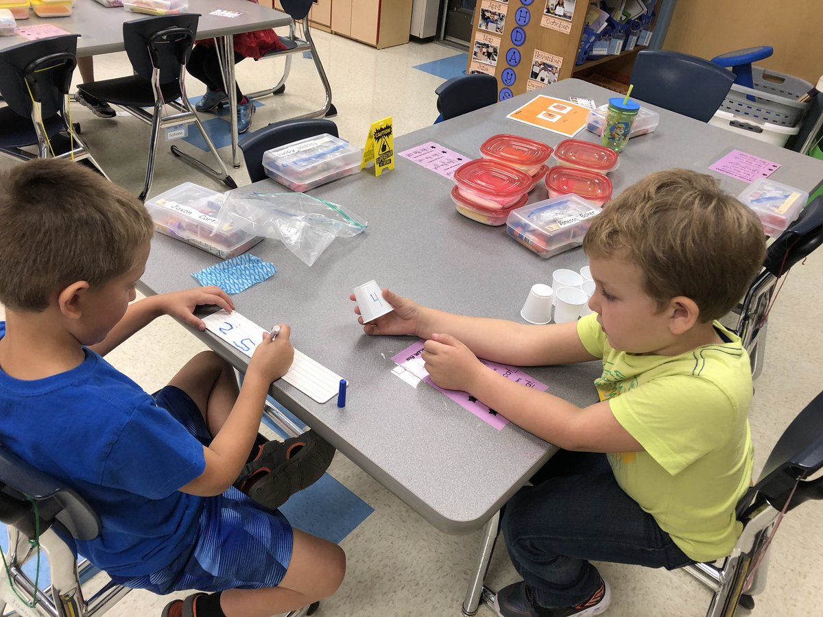 JRobinsonKinder's tweet image. #MathWithSomeone #Daily5 #WeTakeTurns #WeWorkTogether #KindergartenMath