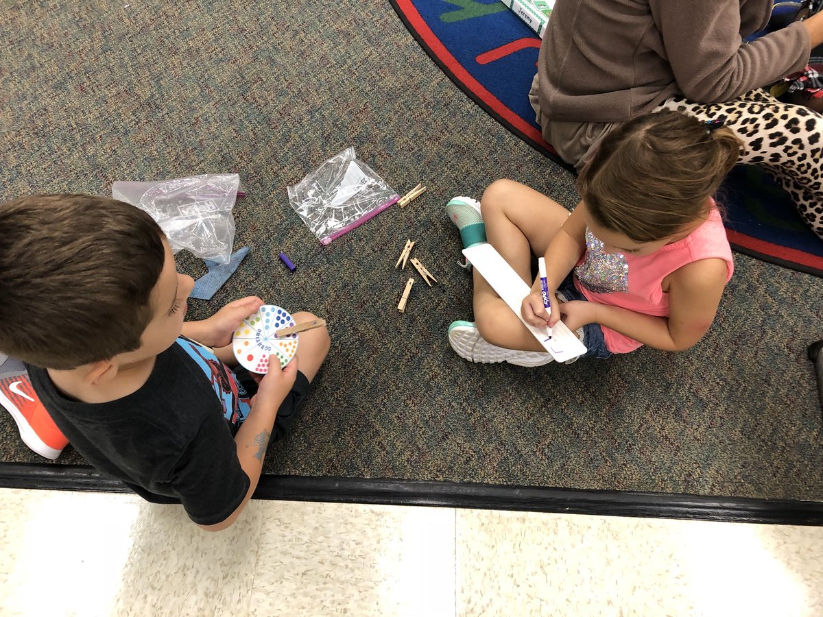 JRobinsonKinder's tweet image. #MathWithSomeone #Daily5 #WeTakeTurns #WeWorkTogether #KindergartenMath