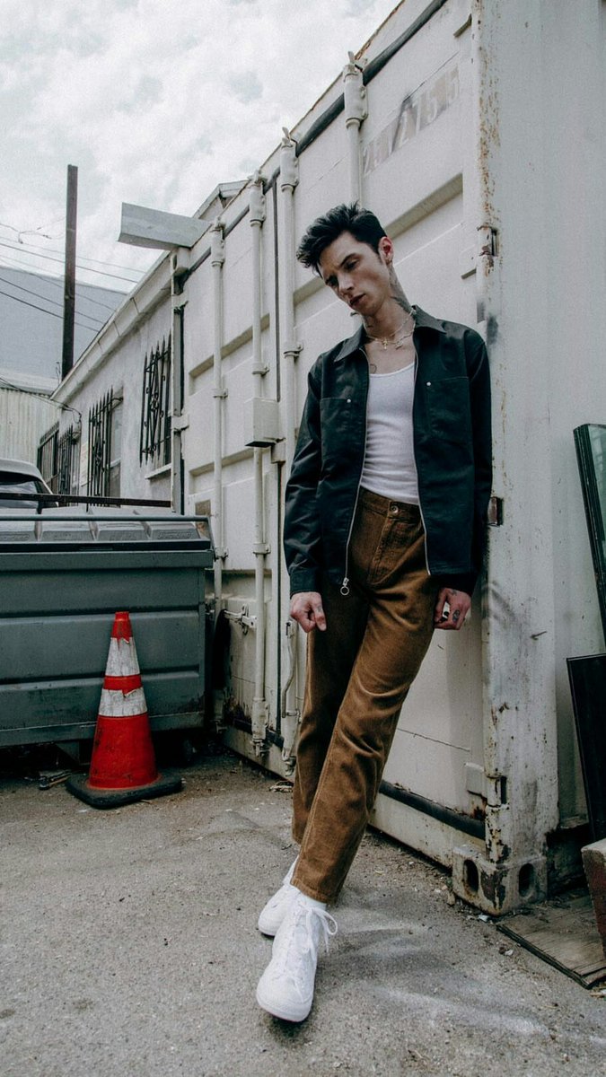 AndyBestPics's tweet photo. Andy's new photoshoot for LUCY'S Magazine 😍🔥✨ [thread]
#andybiersack #photoshoot #bvbarmy #lucysmagazine #andyblack https://t.co/MlSPdILOCd