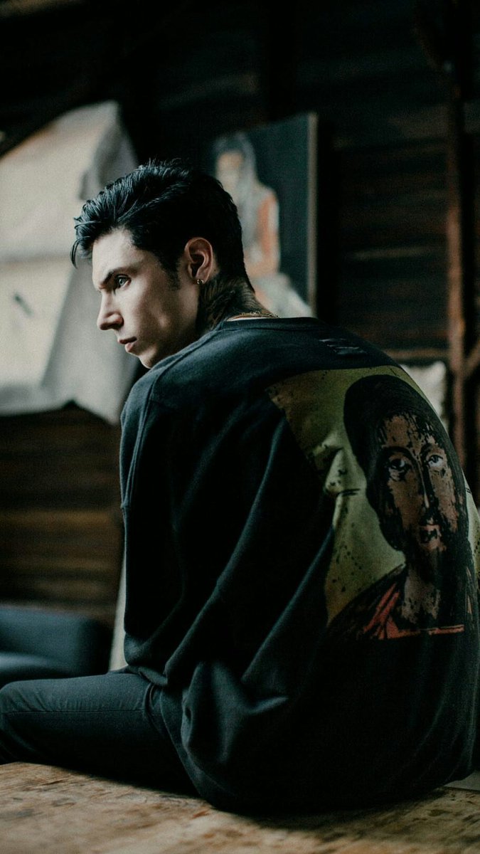 AndyBestPics's tweet photo. Andy's new photoshoot for LUCY'S Magazine 😍🔥✨ [thread]
#andybiersack #photoshoot #bvbarmy #lucysmagazine #andyblack https://t.co/MlSPdILOCd