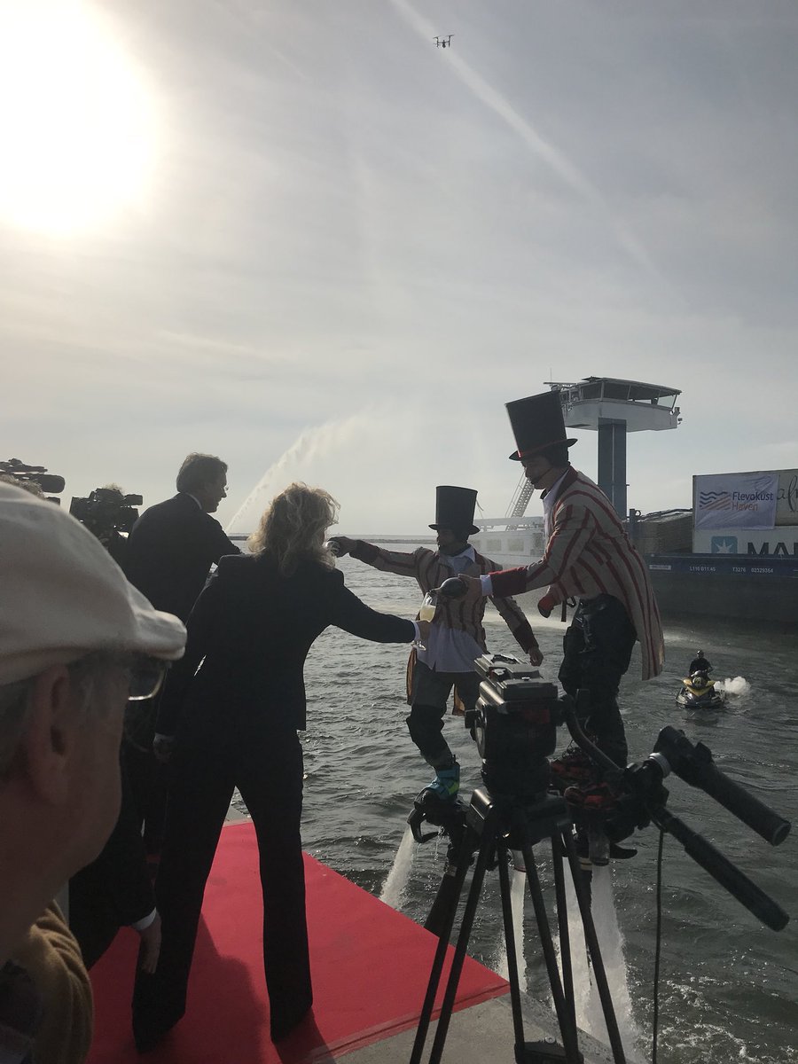 Spectaculaire opening haven @Flevokust <a href="/JanNicoAppelman/">Jan-Nico Appelman</a> 
Prachtige haven #Lelystad