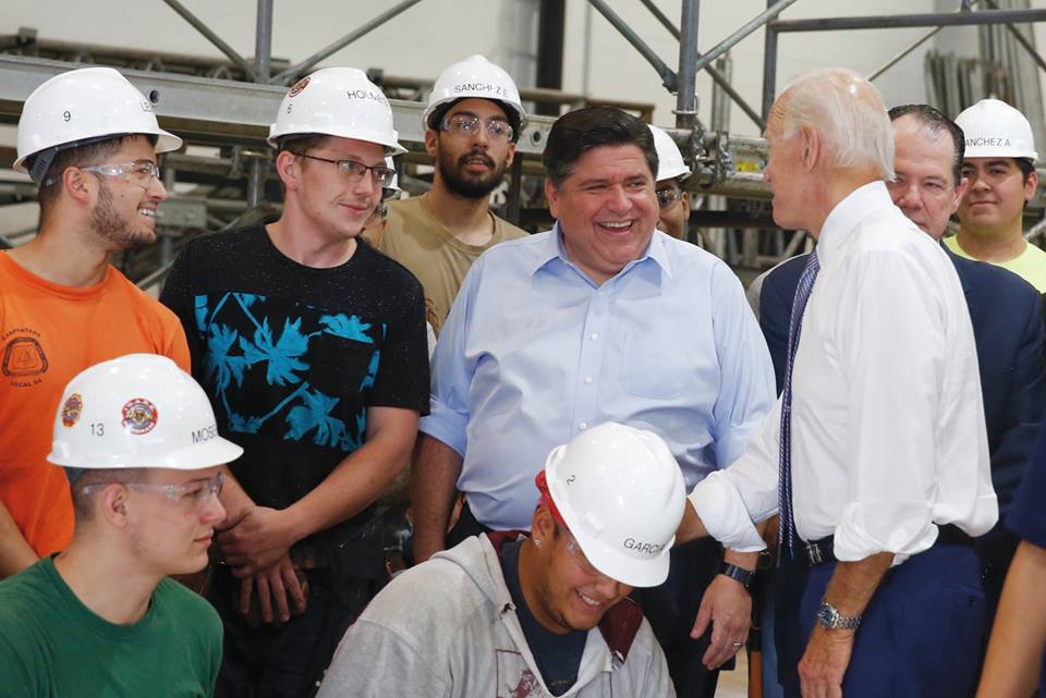 MidAmCarpenters's tweet photo. We proudly welcomed @JBPritzker &amp; running mate @JulianaforLG at the Carpenter Training Center recently to rub shoulders with our skilled men and women building their unions careers. Oh, yeah...@JoeBiden was there, too! We thank them greatly for championing union labor! https://t.co/ThytIL0iWU