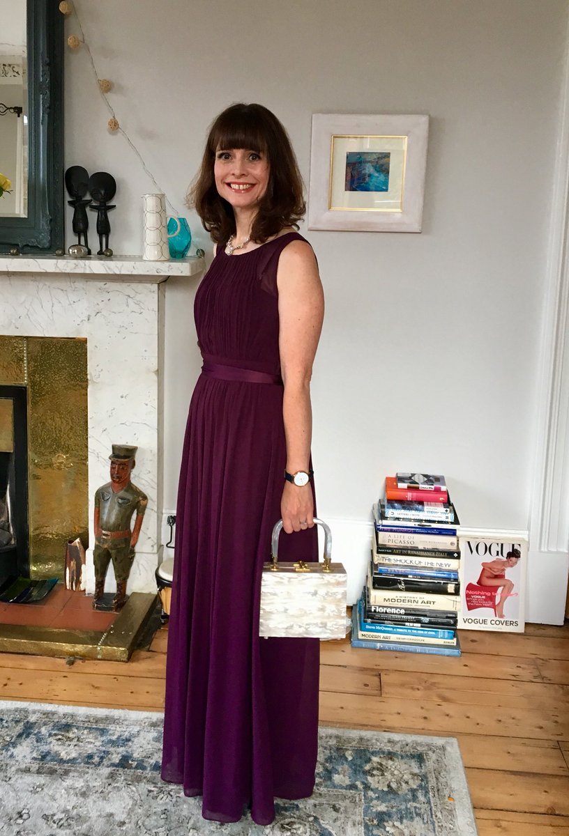 Good old <a href="/Oxfam/">Oxfam International</a>. Found the perfect vintage dress for £5.95 for tonight’s #CC18Awards <a href="/ConvergeC/">Converge</a>