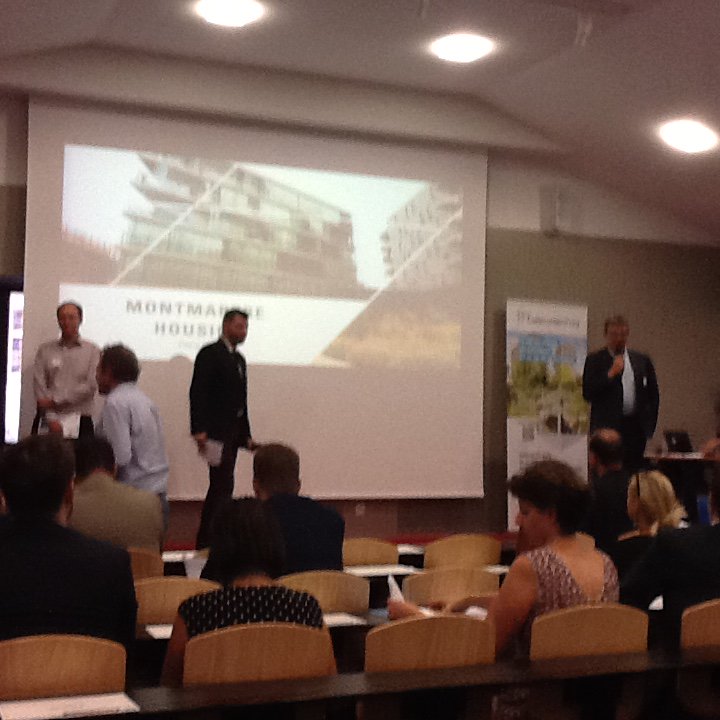 Construction21F's tweet photo. Pascal Violleau de Technal, sponsor des #GreenSolutions Awards 2018, présente la catégorie #BasCarbone du concours 🇫🇷 https://t.co/nPiTgZnLan