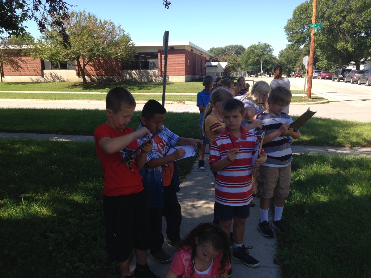DavisKids2018's tweet photo. On a scavenger hunt looking for polygons! #nevadacubpride #realworldgeometry https://t.co/dYlhkKlGM2