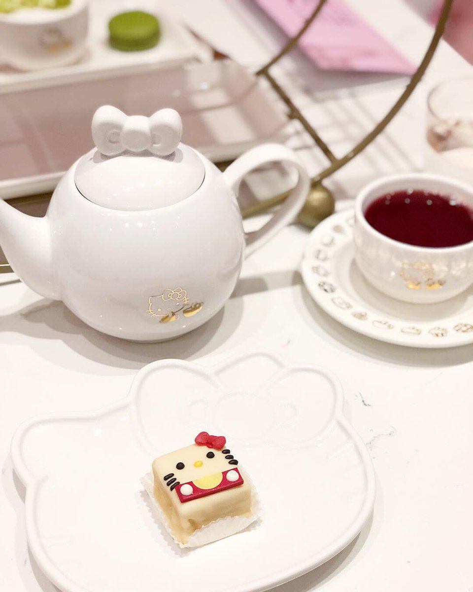 rockinmama's tweet image. Hello Kitty Cuteness! The @HelloKittyCafe is now open @irvinespectrum ! Along with offering your favorite @hellokitty sweets and treats, they offer an adorable #HelloKitty afternoon tea service! 
#HelloKittyCafe #IrvineSpectrum AD goo.gl/h4qjcw