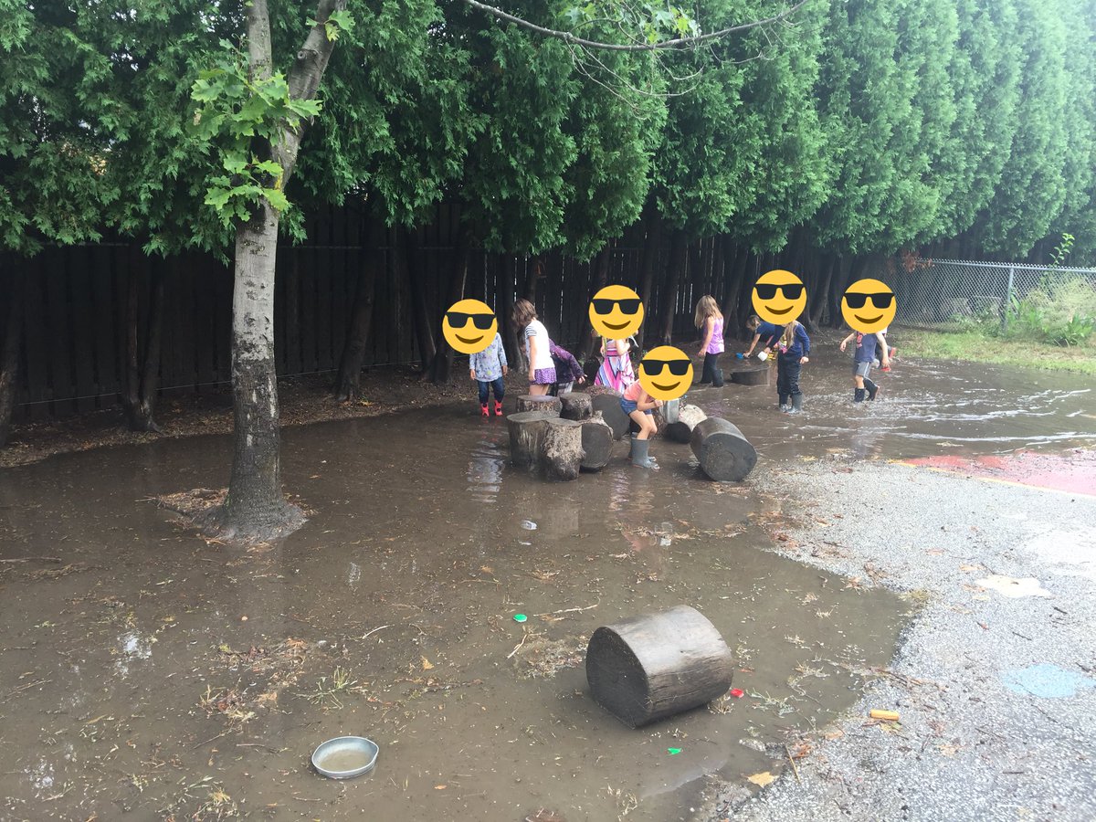 jenna_cowell's tweet photo. Exploring the great outdoor puddles @LPSStormWatch! #outdoorlearning #exploration #puddlejumping #fun #waterplay #exploringcapacity https://t.co/T01XZttkTp