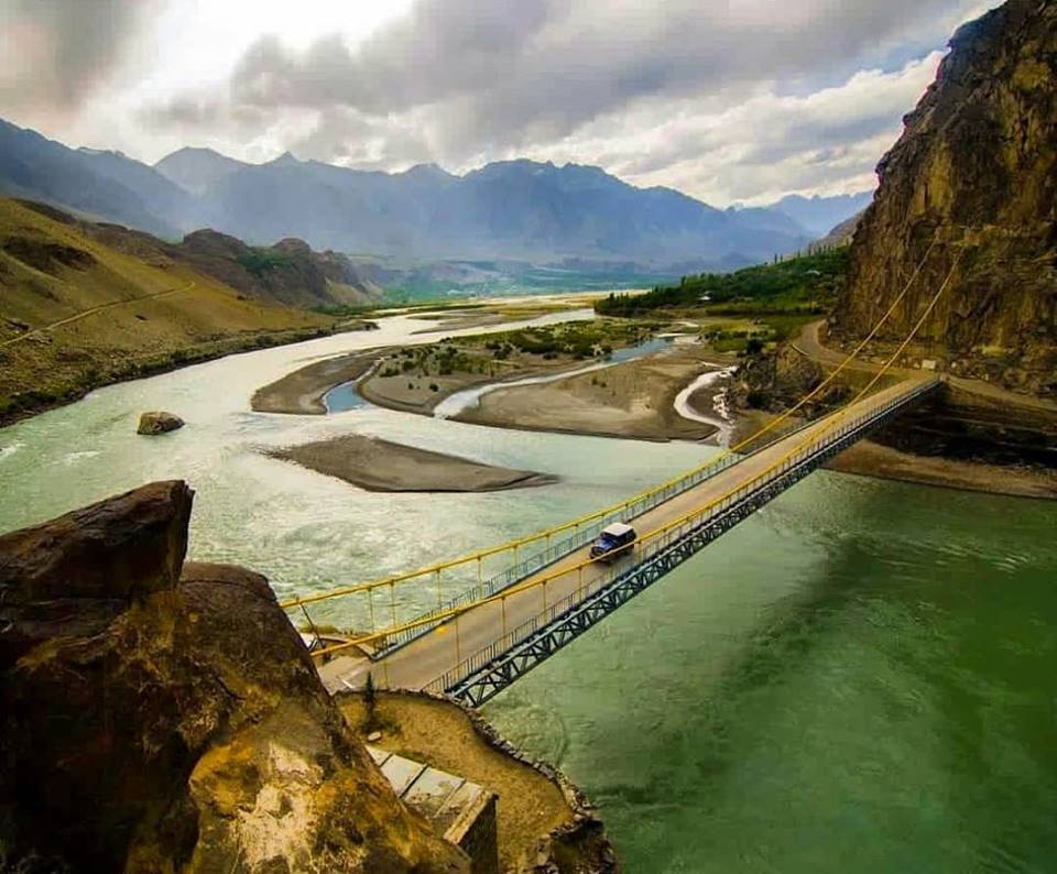 اشکومن پل غذر

#Skardu #HamaraPakistan  #GBpak #AstoreGB #TravelPakistan #PakistanTourism    #AmazingPakistan #BeautifulPakistan #GilgitBaltistan
#GilgitBaltistan #Gilgit #ghizer