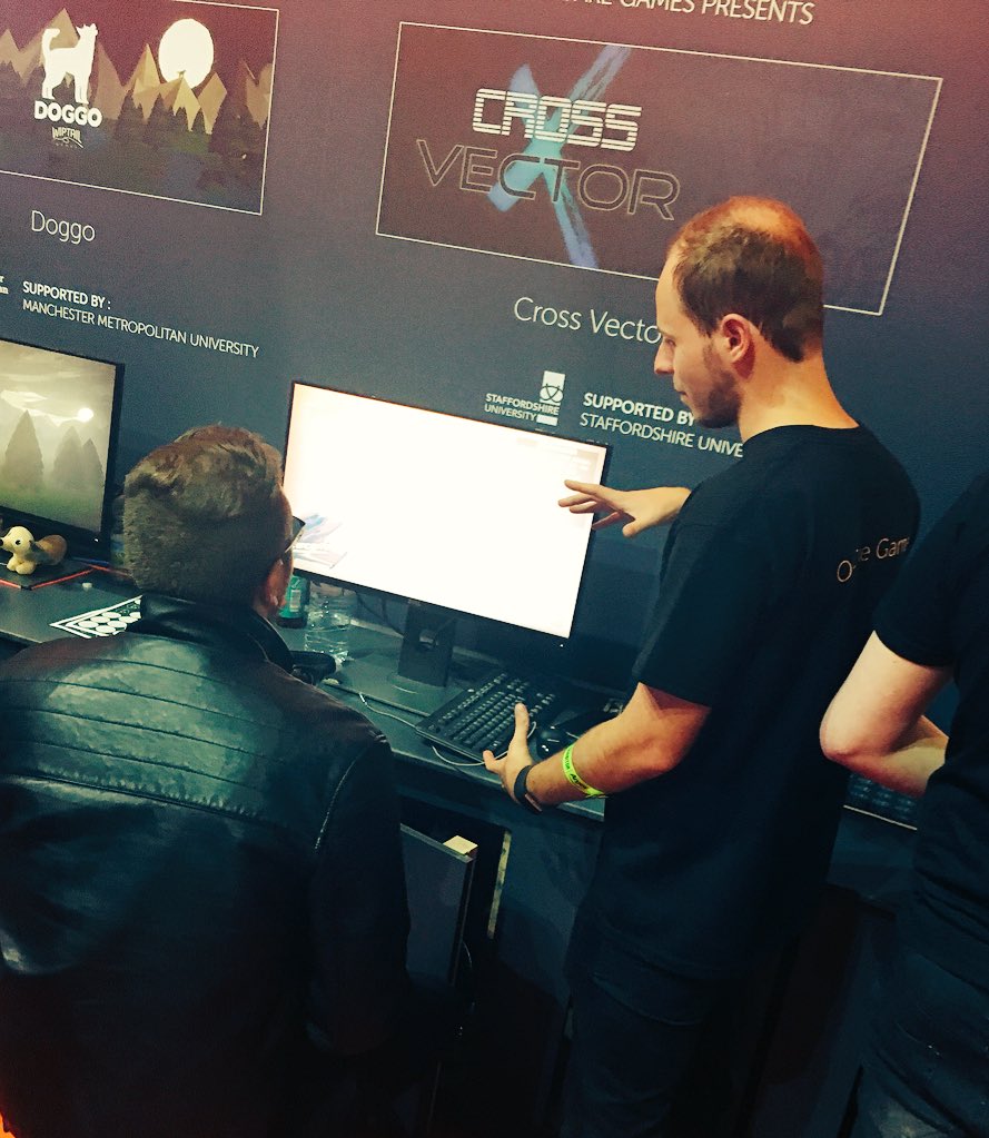 OatcakeGames's tweet photo. End of Day 1 EGX, our lead tech Aaron showing off the game to a fan. 3 more days to go! Come visit us at the #Tranzfuser stand #EGX2018 #indiedev #Tranzfuser #UE4 #Gamedev https://t.co/zE7IlIK5Uf