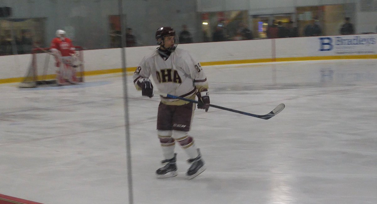 FelixL8810's tweet photo. Andrej Kiss! 🇸🇰 I'm not sure how credible is the @HEOMidgetAAA , but that young man was the most dangerous player offensively of his team for sure! #HEOMAAA #OHAMaroon #Cornwall #BellSensplex #Ottawa #Slovakia https://t.co/3wxmOySVED