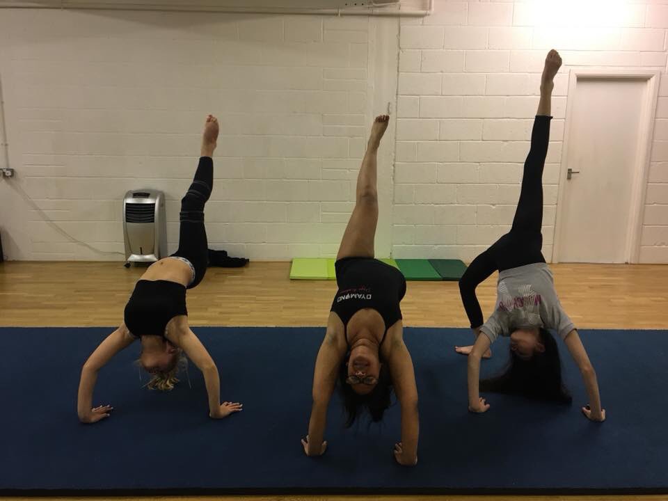 DyamondOfficial's tweet photo. 👯‍♀️ACROBATICS AT DYAMOND DANCE👯‍♀️ did you know we offer Acrobatics which is a alternative to gymnastics? Learn flexibility to be able to do splits, balance work to hold your scorpion holds, strength work to hold handstands and do group lifts... https://t.co/7aP9I1sAnC