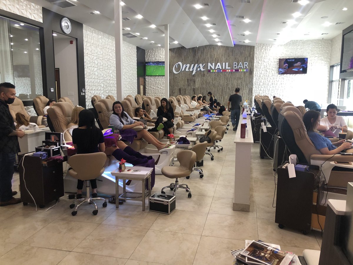 _subia_'s tweet image. The #NTxGivingDay Pamper Party benefiting @FriscoMomsCare is going on now at Onyx Nail Bar Frisco!  15% of today’s proceeds will be donated to this amazing nonprofit helping families in need! Join us!