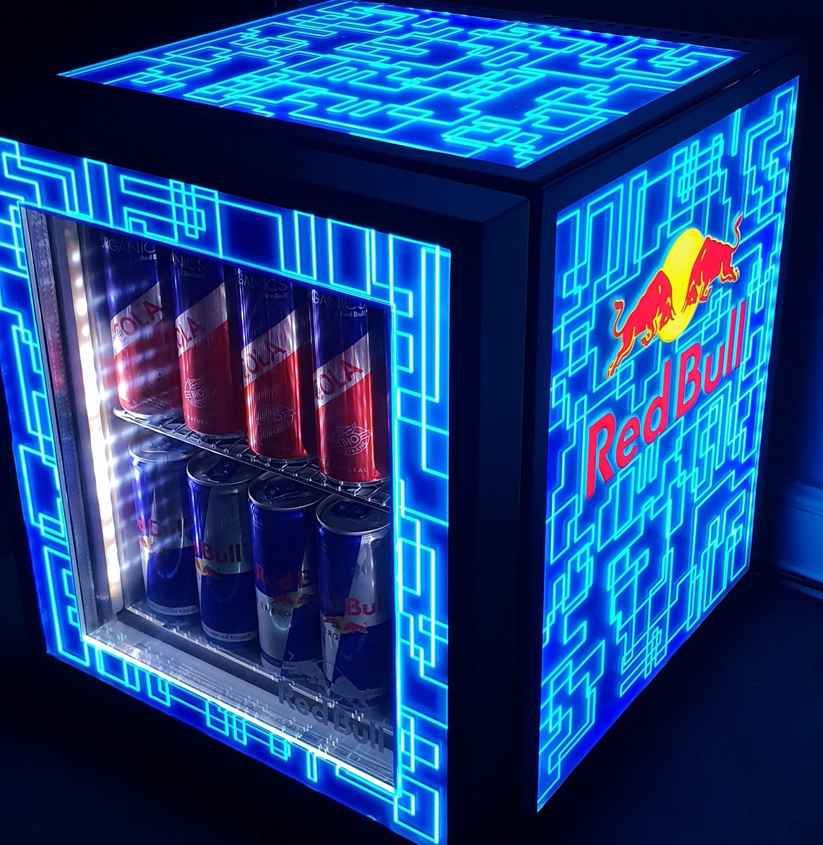 HEADON.CAMP on X: Die Vorräte an @redbull sind aufgefüllt und